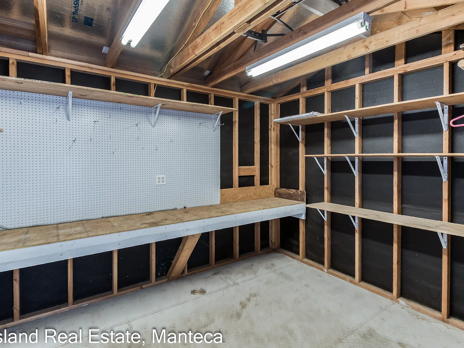 3007 W Lathrop Rd — Photo 1