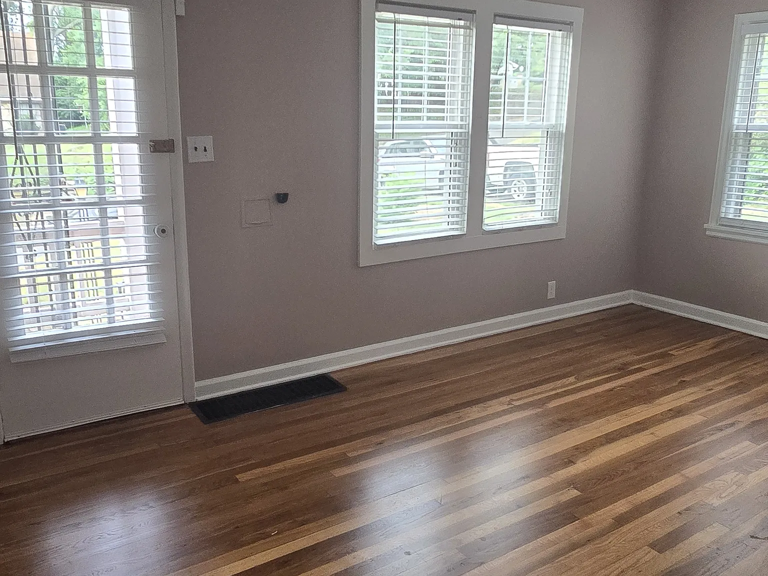 3 bed, 1500 sqft, $1,700 — Photo 2