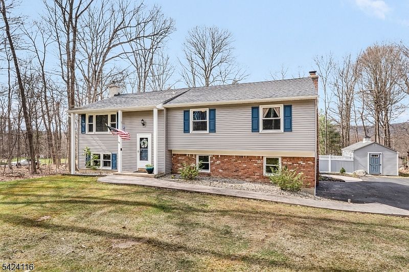 1st image of 51 Brookwood Rd