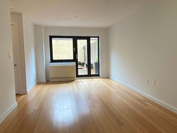 3rd image of 349 Metropolitan Ave #1EE
