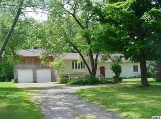 1105 E Kimmel Rd, Jackson, MI 49201