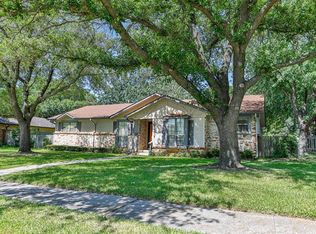1007 Rosedale Dr, Gainesville, TX 76240