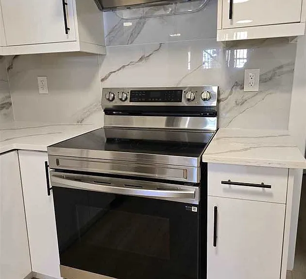 15571 Victoria Ave — Photo 4