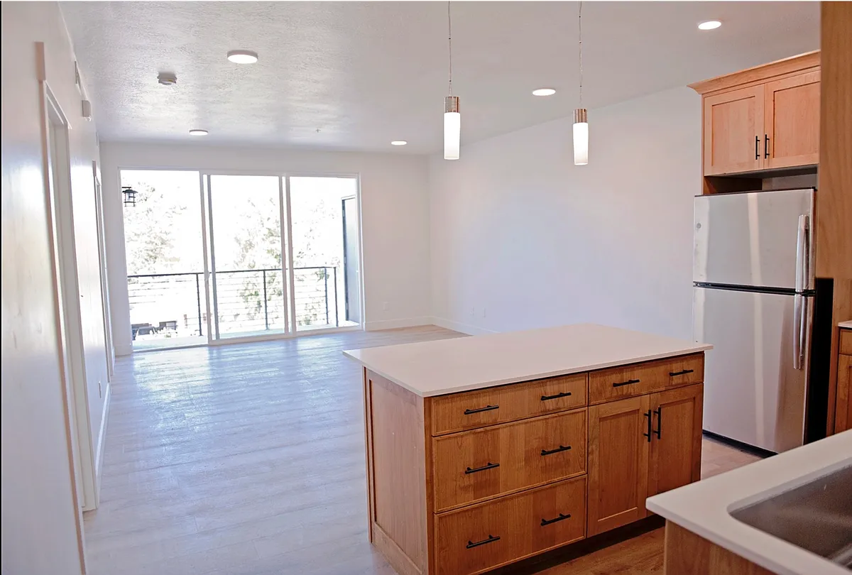 Building Photo - 105 S 100 W #301