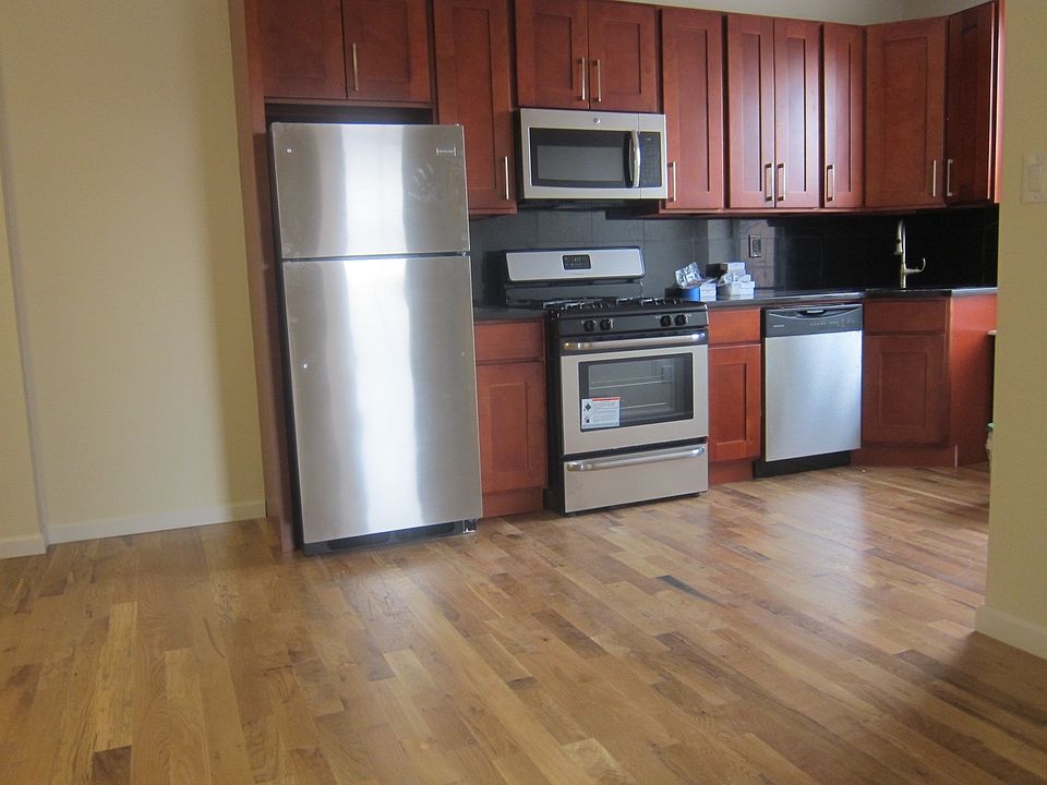 1st image of 2906 21st Ave #B2