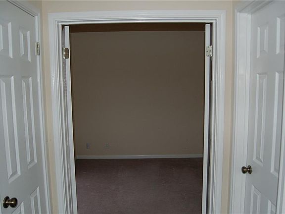4th image of 1721 Jerusalem Dr