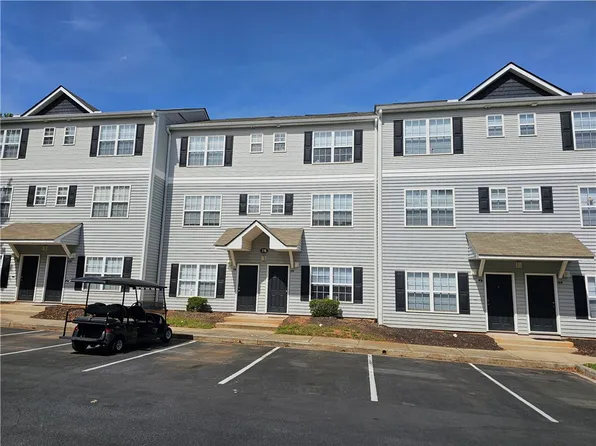116 University Village Dr APT D, Central, SC 29630