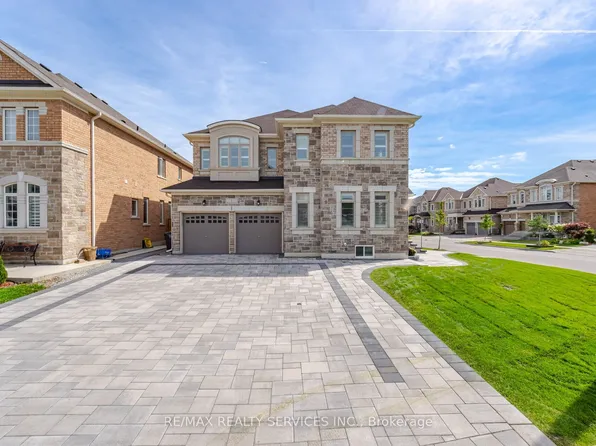 1 Breckonwood St, Caledon, ON L7C 4G6