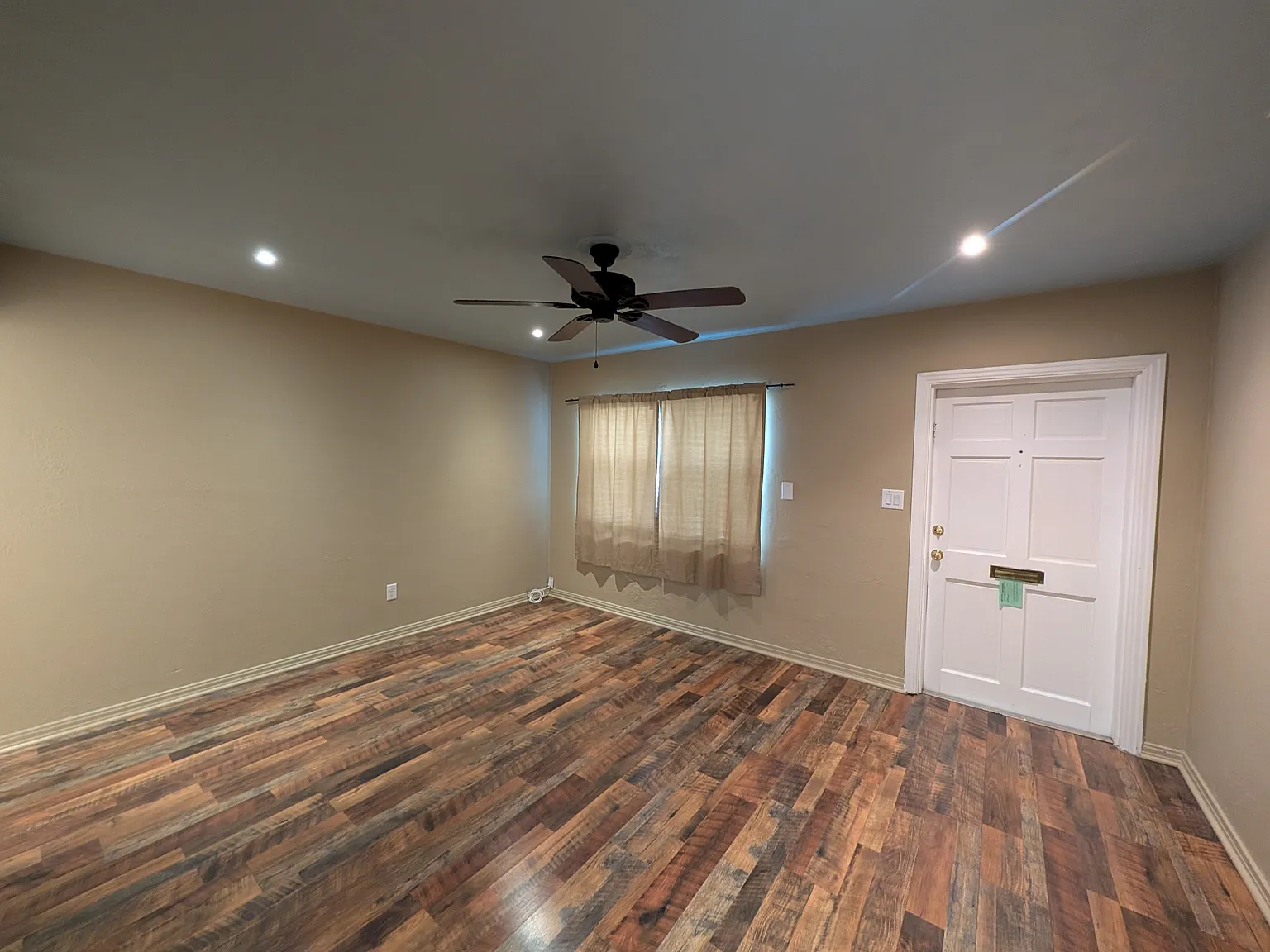 2 bed, 750 sqft, $1,185 — Photo 2