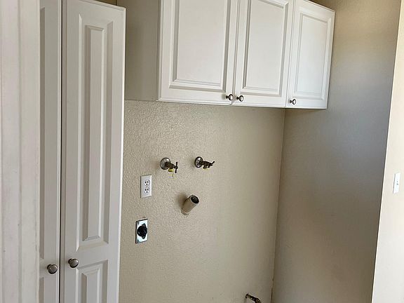 INDOOR LAUNDRY