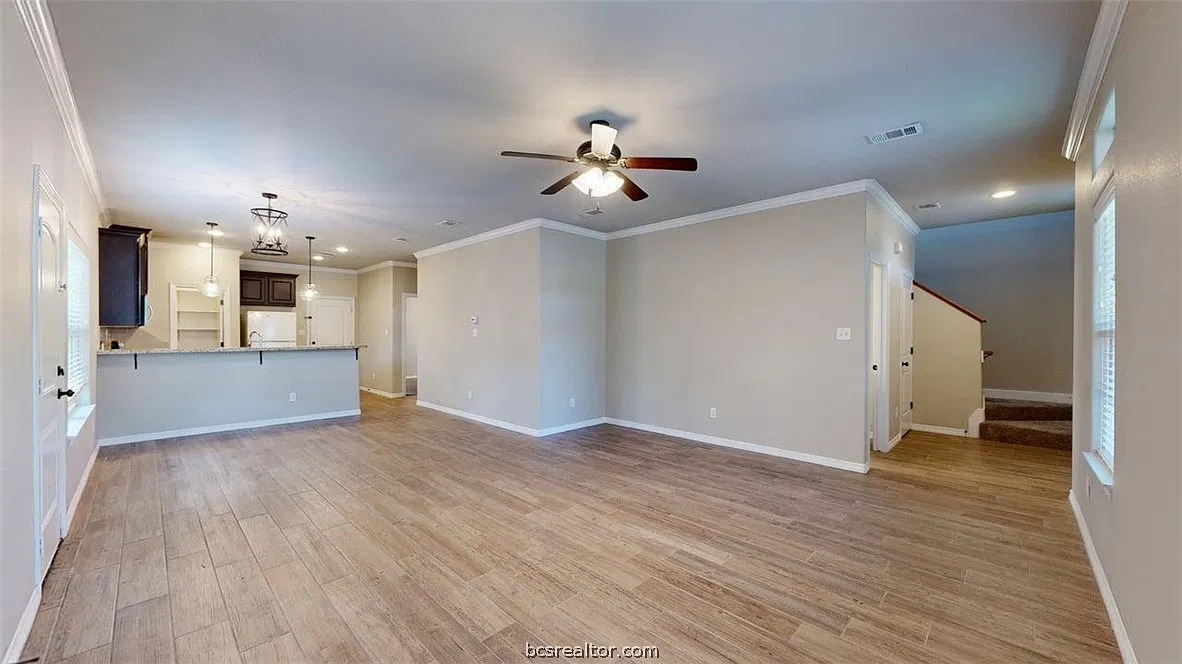 5 bed, 5.5 bath, 2132 sqft, $4,125 — Photo 3