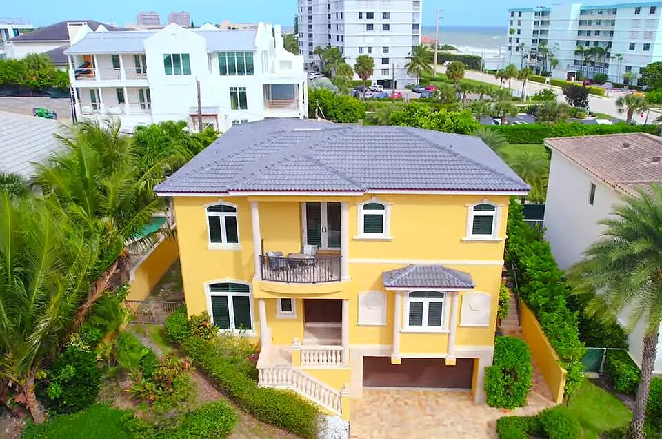 450 Surfside Ln
