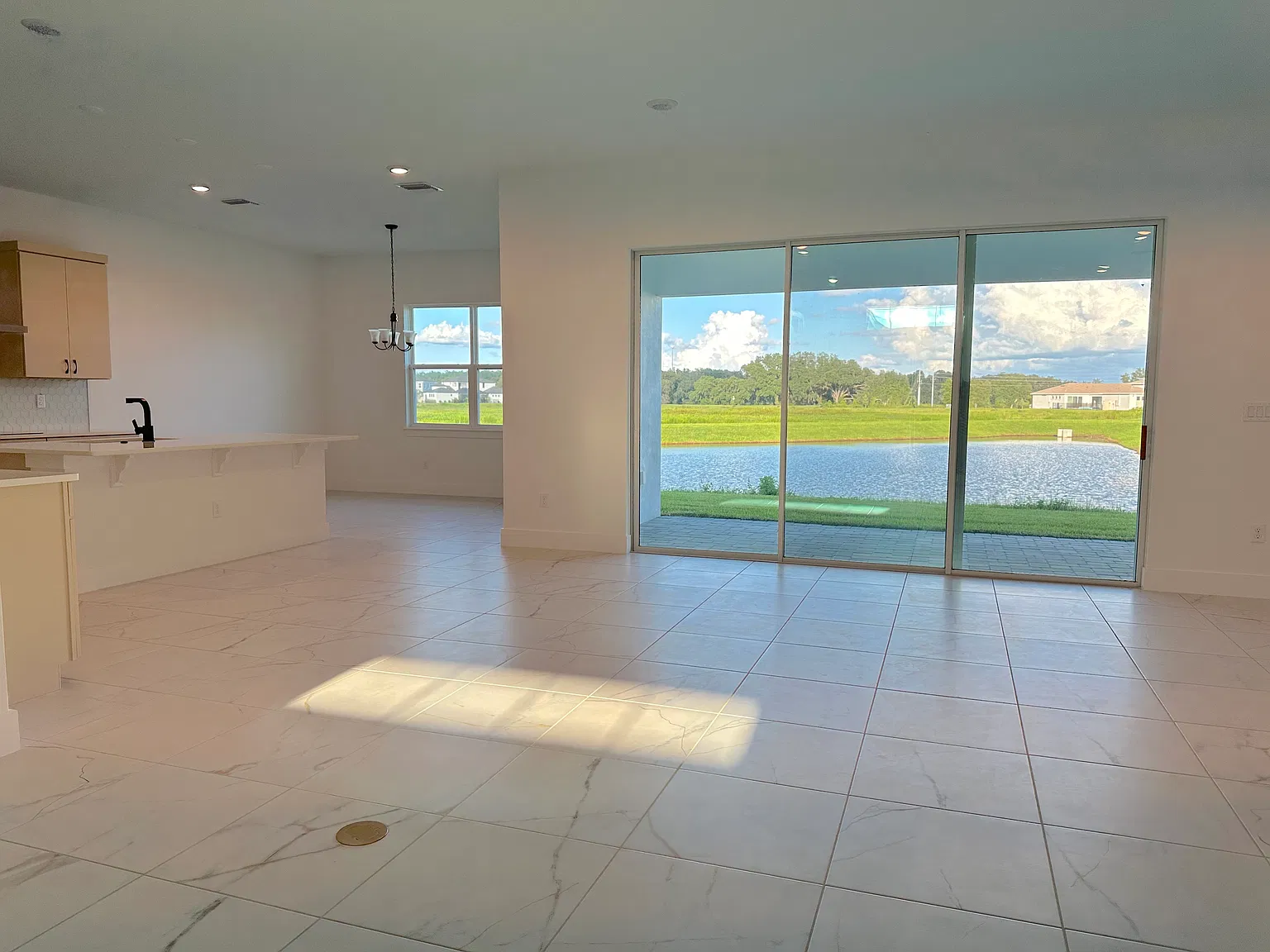 4 bed, 2762 sqft, $3,800 — Photo 4
