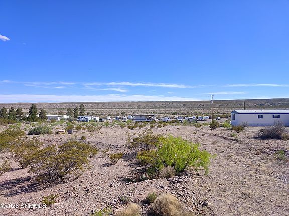 3rd image of Waterdog Rd