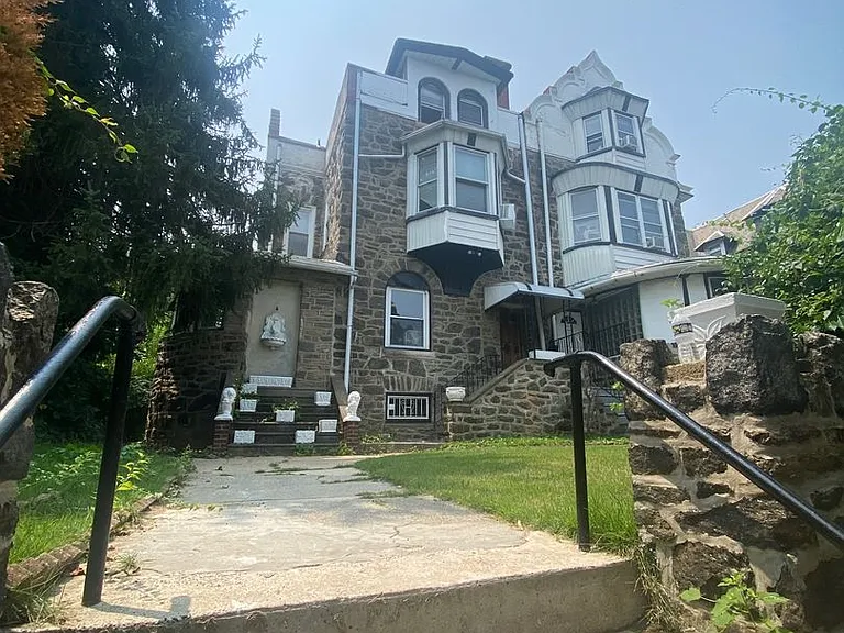 814 N 63rd St #2F — Photo 15
