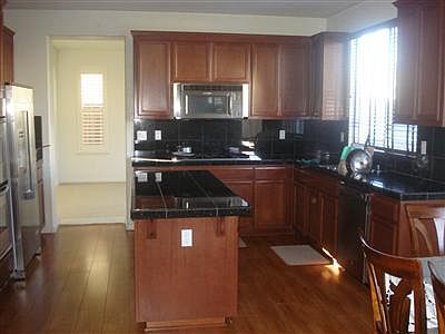 4th image of 241 Shrike Cir