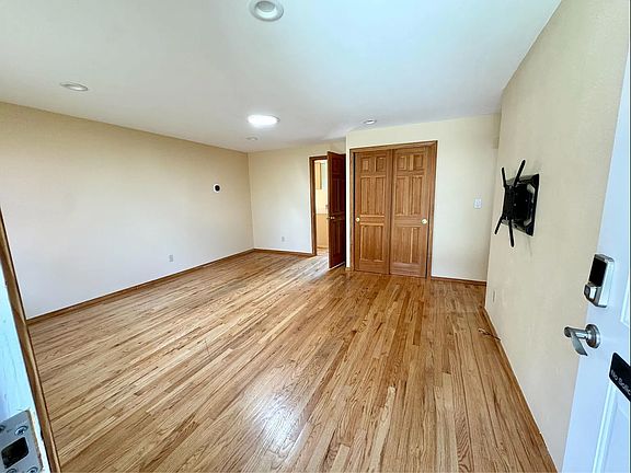 5th image of 16817 NE 106th St
