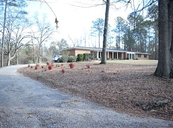 2nd image of 4688 Silver Lake Dr