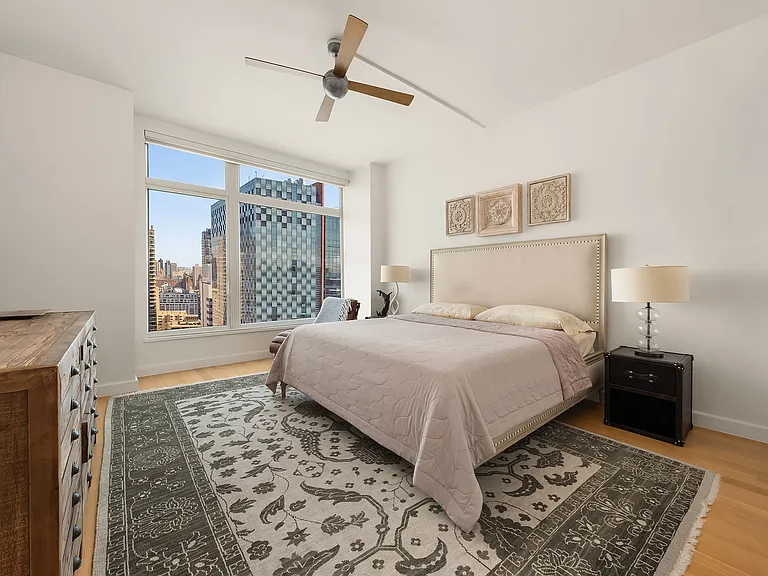 400 E 67th St #28B — Photo 8