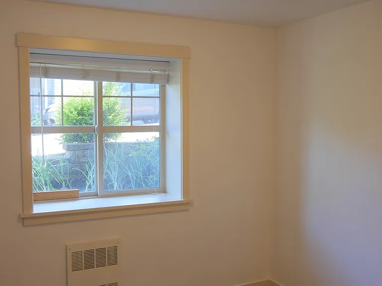 2020 E Terrace St — Photo 7