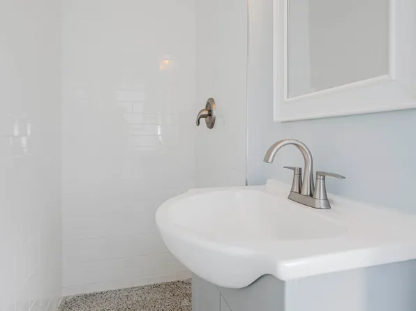 333 Mayfair Drive North image 29 of 34