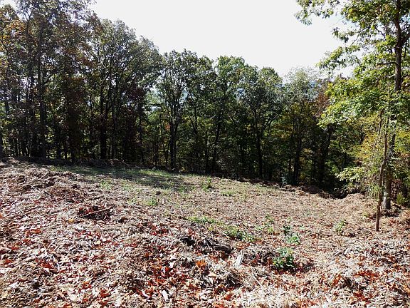 4th image of 7560 Hallows Dr