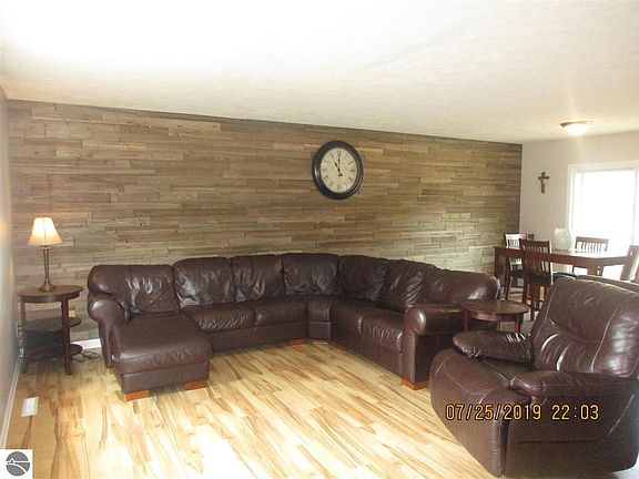 2nd image of 18430 Sunrise Dr