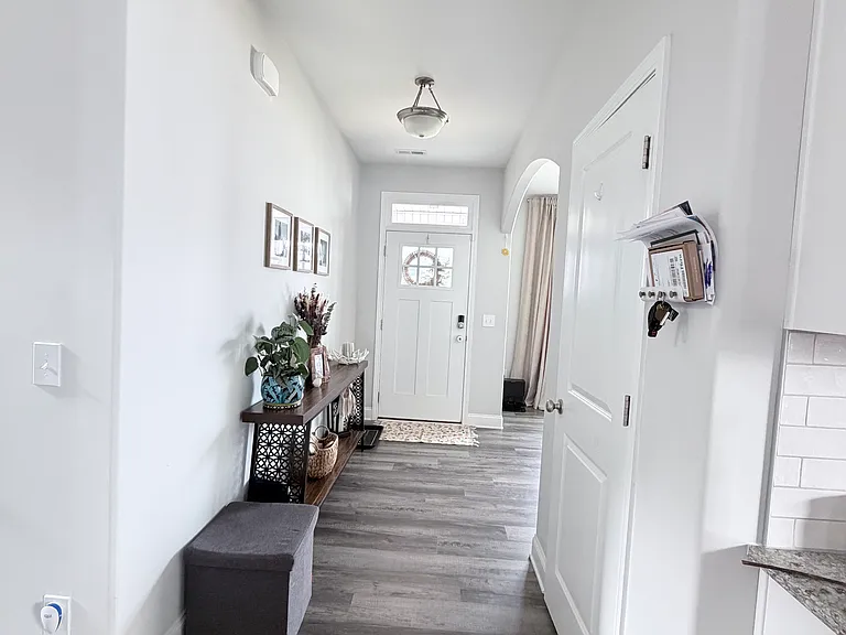 8009 Gladeside Way — Photo 4