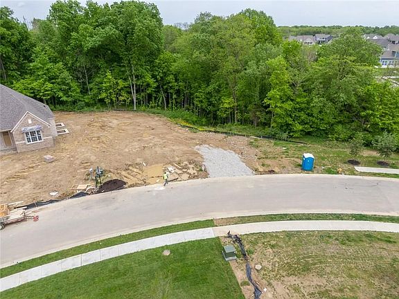 5th image of 11035 Portage Woods Dr