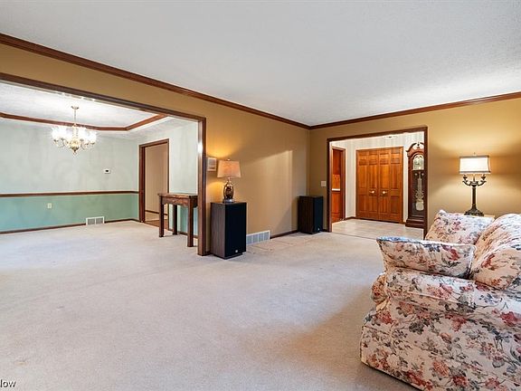 5th image of 5475 Barkwood Dr