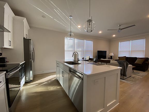 3rd image of 105 Duke St #6