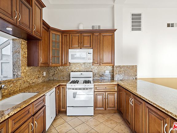 5th image of 1255 Princeton St APT 201