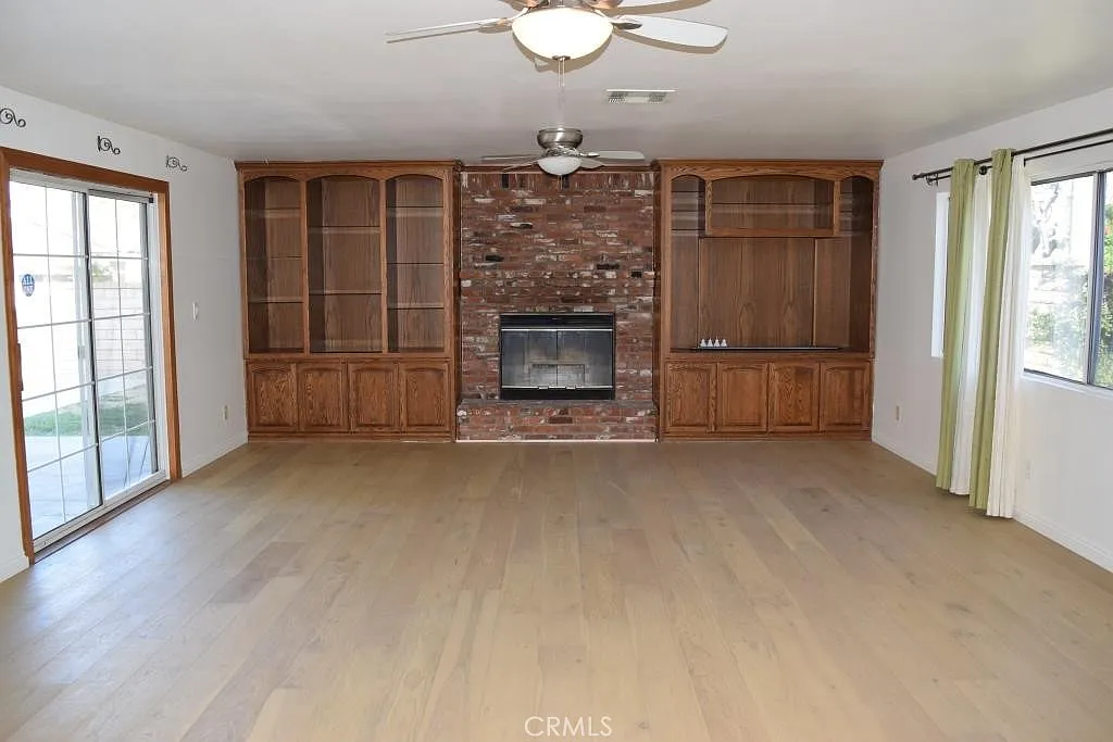 5 bed, 2568 sqft, $5,500 — Photo 4