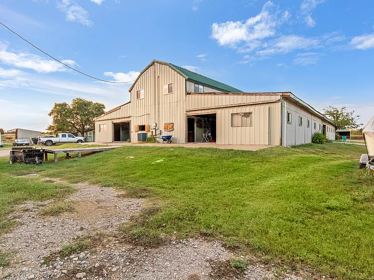 1701 S Duncanville Rd — Photo 24