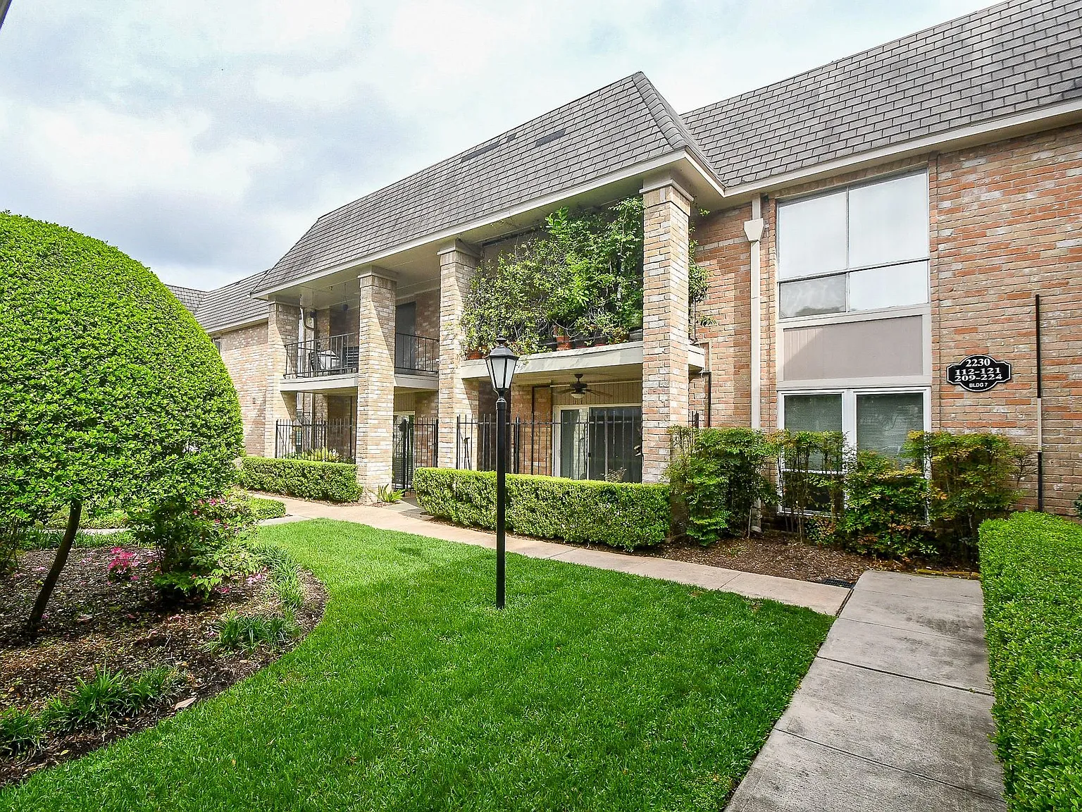 1 bed, 1.0 bath, 611 sqft, $1,135 — Photo 3