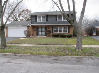 18110 Cherrywood Ln, Homewood, IL