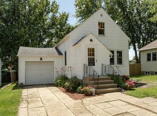 401 4th St SW, Pine Island, MN 55963