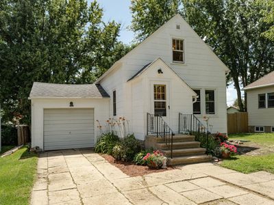 401 4th St SW, Pine Island, MN, 55963