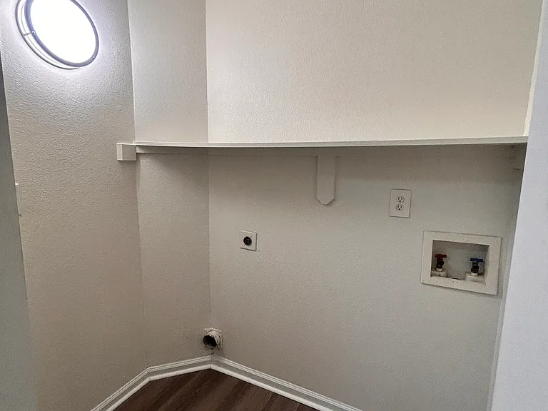 1021 Fords Pointe Cir #1021 — Photo 5