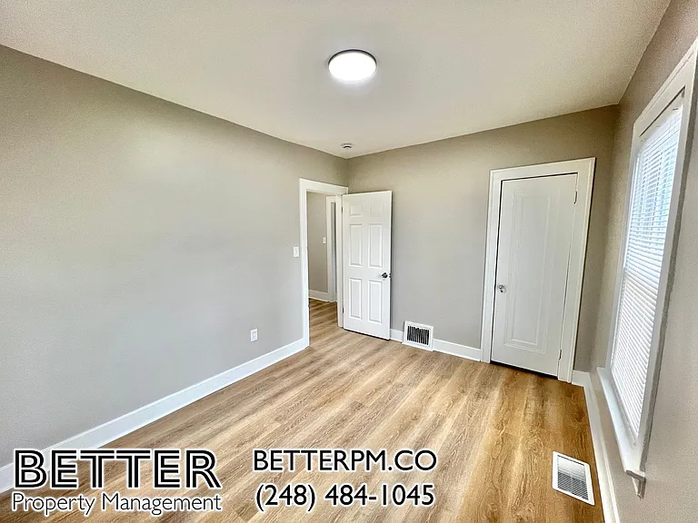 104 Henderson St — Photo 9
