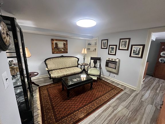 2nd image of 124 Horner St #0