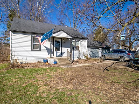 2nd image of 8080 Wayne Rd