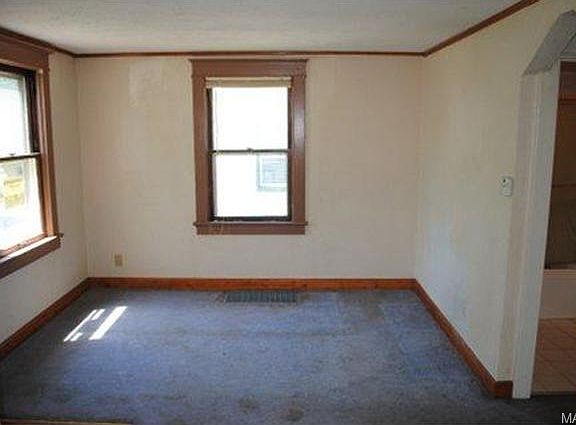 4th image of 9415 Muriel Ave