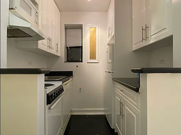 3rd image of 146 W 68th St #4B