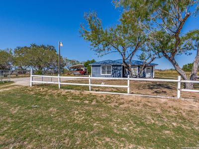 217 Cimarron, Floresville, TX, 78114