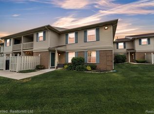 19108 Northridge Dr, Northville, MI 48167
