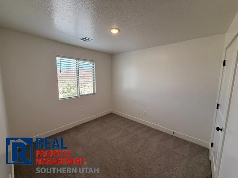 5659 S Duel Ln — Photo 10