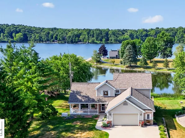 10394 Hills Lane Dr, Goodrich, MI 48438