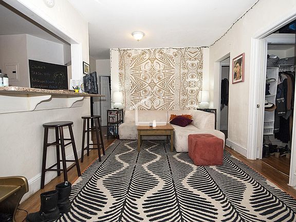 2nd image of 55 Egmont St #5M
