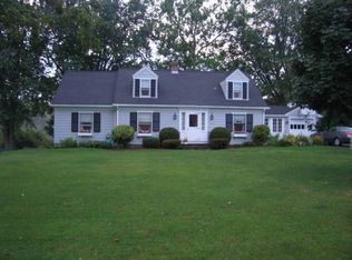 124 Pompeo Rd, North Grosvenordale, CT 06255